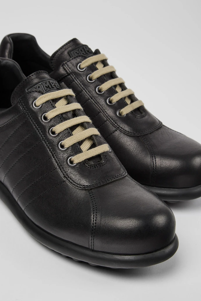 Pelotas Iconic Black Shoe For Men